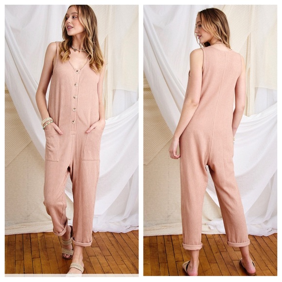 #44 Fabulous Sleeveless V-neck Relax fit Jumpsuit - Picture 3 of 5